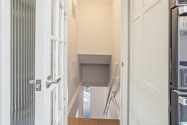 2725 Shades Crest Rd, Vestavia Hills, AL 35216 - interior details featuring visible vents