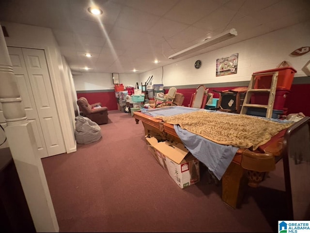 playroom with carpet and billiards