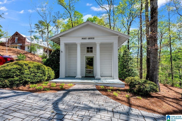 190 Drennen Park Cir, Hayden, AL 35079 - view of outbuilding featuring a porch