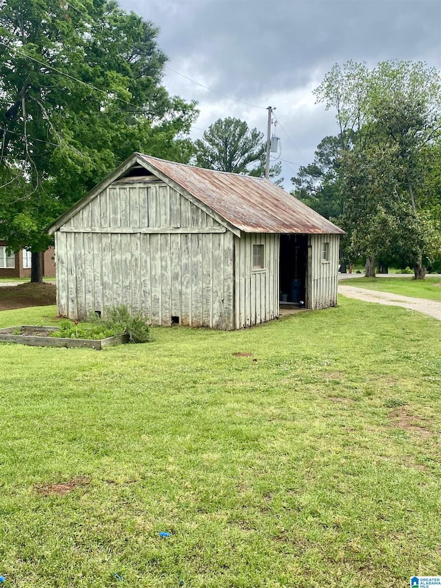 view of outbuilding featuring an outbuilding