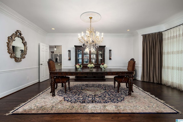 dining area featuring an inviting chandelier, ornamental molding, wood finished floors, baseboards, and recessed lighting
