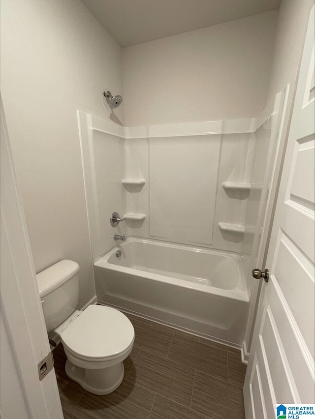 full bath featuring toilet and tub / shower combination