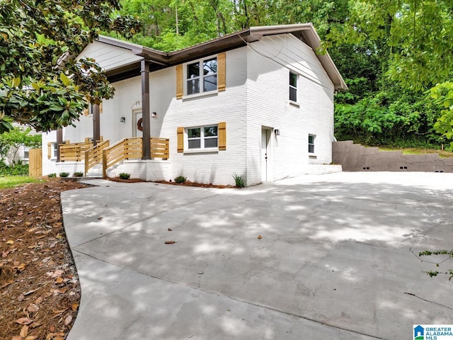917 Forrest Dr S, Homewood, AL 35209 - view of front facade with brick siding