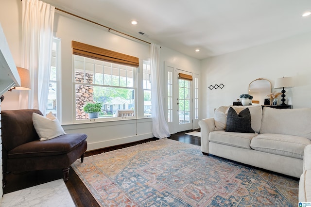 530 10th Ave S, Birmingham, AL 35205 - living area featuring baseboards, recessed lighting, and visible vents
