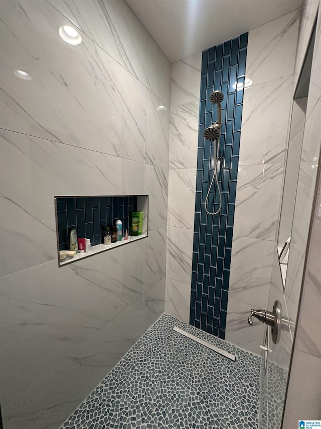 475 River Forest Ln Unit 1250, Talladega, AL 35160 - bathroom with a tile shower