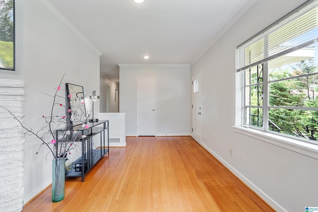 708 Devon Dr, Birmingham, AL 35209 - entryway featuring light wood finished floors, baseboards, crown molding, and recessed lighting