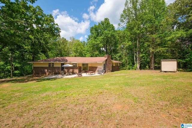 view of yard with a patio