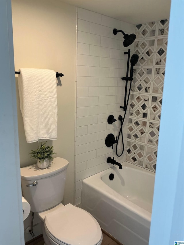 3101 Lorna Rd Unit 1626, Hoover, AL 35216 - bathroom with toilet and washtub / shower combination