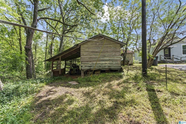 view of outdoor structure