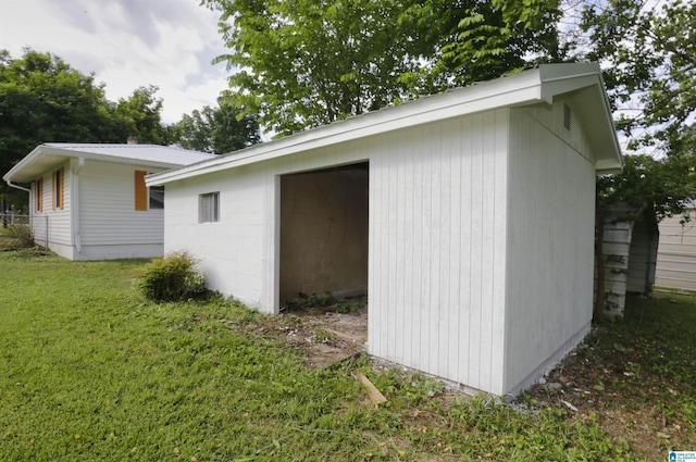 view of outdoor structure with an outdoor structure