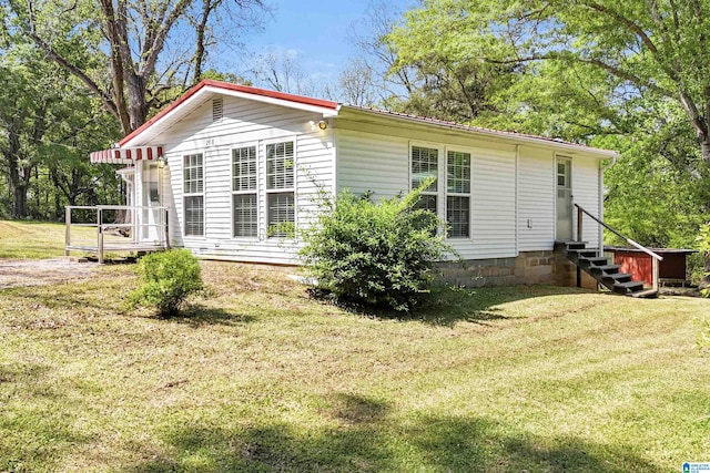 2928 University Way, Centreville, AL 35042 - back of property with entry steps and a lawn