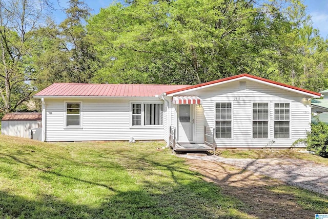 2928 University Way, Centreville, AL 35042 - ranch-style house featuring metal roof and a front lawn