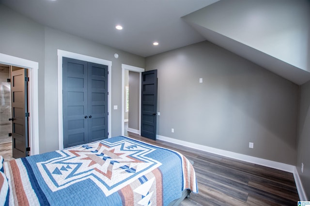 bedroom with recessed lighting, baseboards, wood finished floors, and a closet