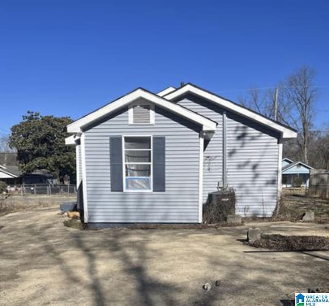 2129 Northland Ave SW, Birmingham, AL 35211 - exterior space featuring fence