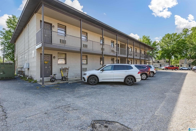 1212 12th St Unit 17, Tuscaloosa, AL 35401 - view of property featuring uncovered parking