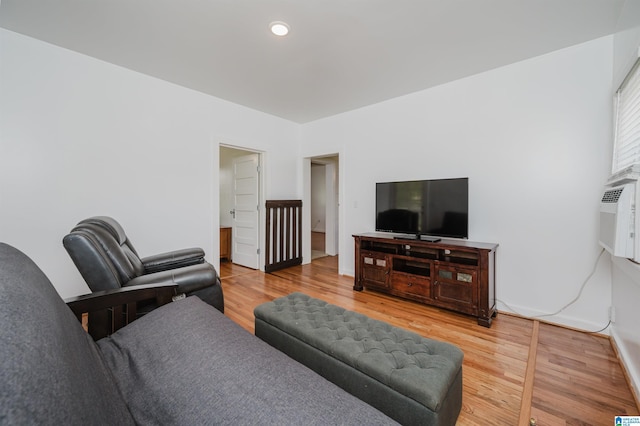 1352 County Road 185, Jemison, AL 35085 - living area with wood finished floors and recessed lighting