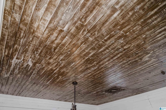 1352 County Road 185, Jemison, AL 35085 - details featuring wooden ceiling