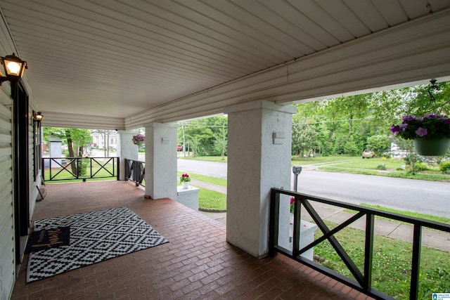 402 8th St, Clanton, AL 35045 - view of patio / terrace with covered porch