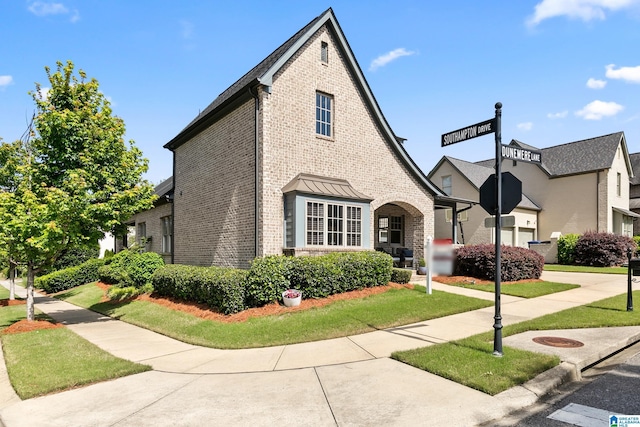 4000 Dunemere Ln, Hoover, AL 35226 - view of front of house with brick siding and a front yard