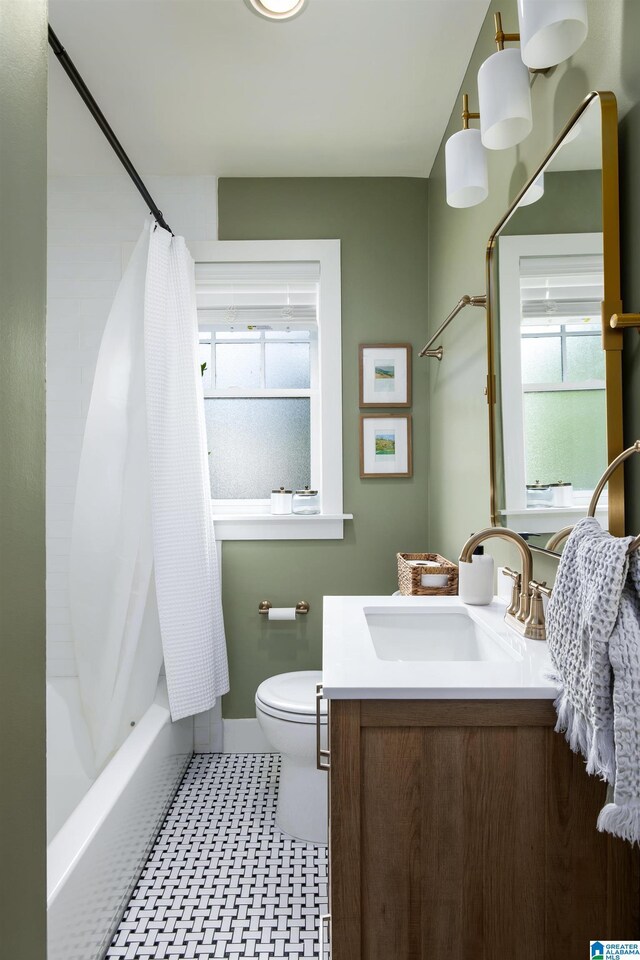 1305 31st St S Unit 202, Birmingham, AL 35205 - full bathroom with toilet, vanity, and shower / bath combo with shower curtain