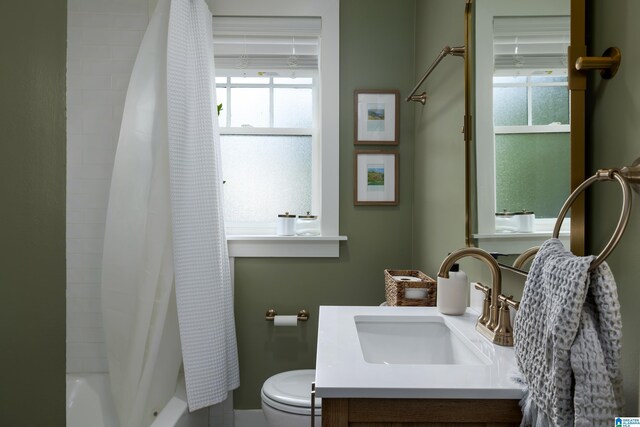 1305 31st St S Unit 202, Birmingham, AL 35205 - full bath with toilet, vanity, and shower / bath combo with shower curtain