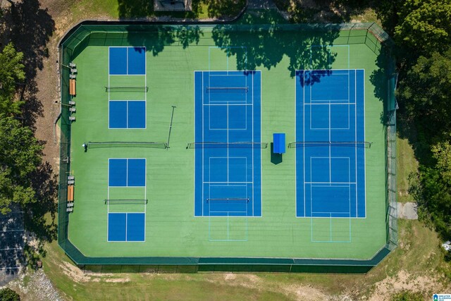 934 Chestnut Oaks Cir, Hoover, AL 35244 - aerial view of property and surrounding area