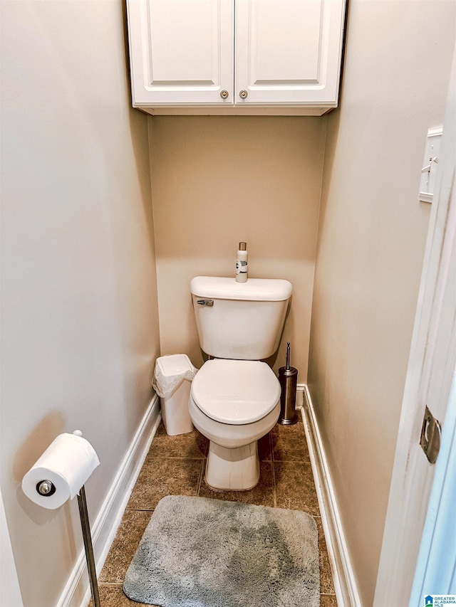 971 Old Cahaba Dr, Helena, AL 35080 - bathroom featuring baseboards, toilet, and tile patterned floors