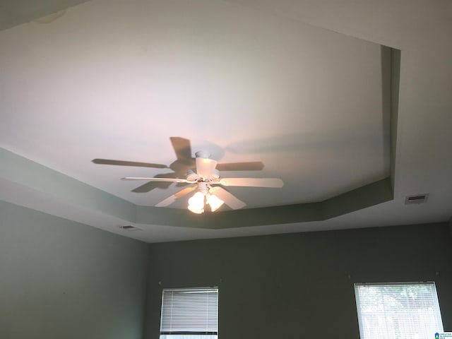 1037 Windsor Pkwy, Moody, AL 35004 - detailed view of a ceiling fan
