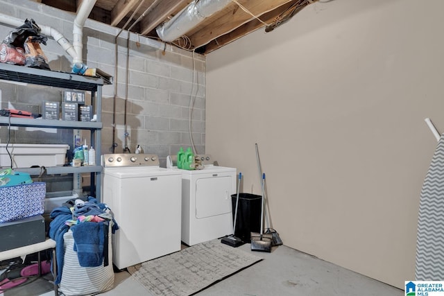 3043 Hunters Run, Gardendale, AL 35071 - laundry area with washing machine and dryer and concrete block wall