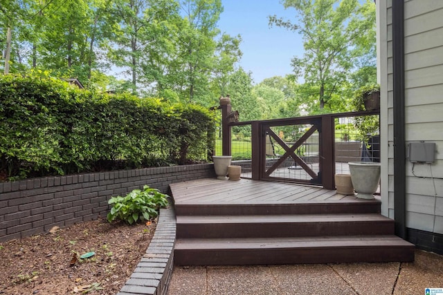 2616 Chimney Hills Cir, Vestavia Hills, AL 35226 - wooden deck featuring a gate