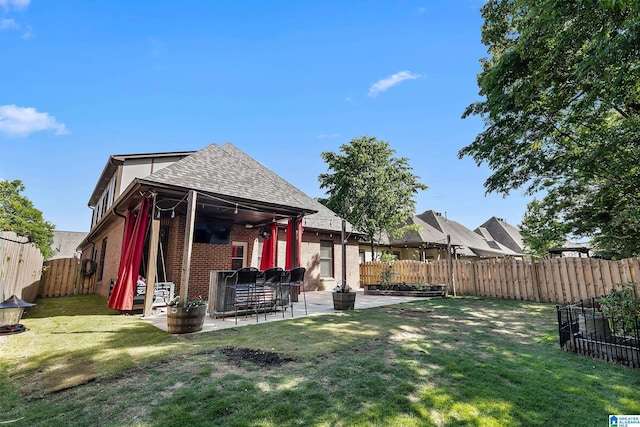 view of yard with a patio area