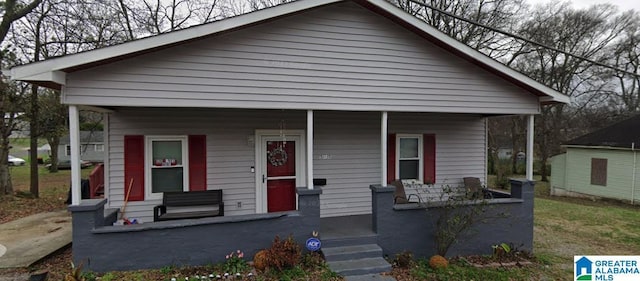 view of front facade featuring covered porch