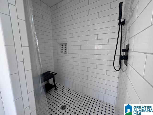 3585 County Road 26, Wadley, AL 36276 - full bathroom with a tile shower