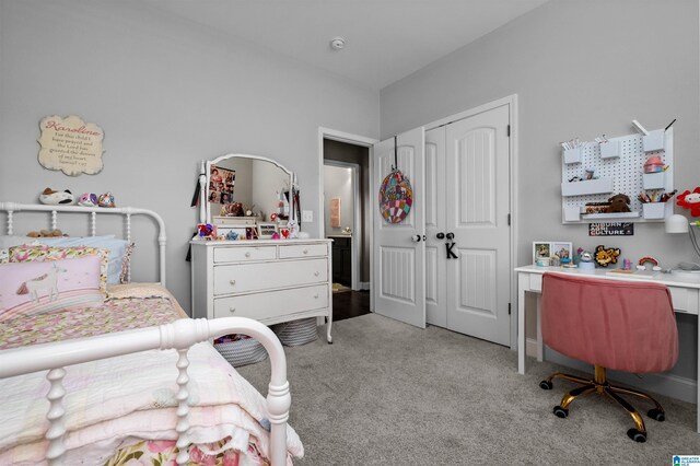 300 Braddock Rd W, Springville, AL 35146 - bedroom featuring light colored carpet, a closet, and a desk