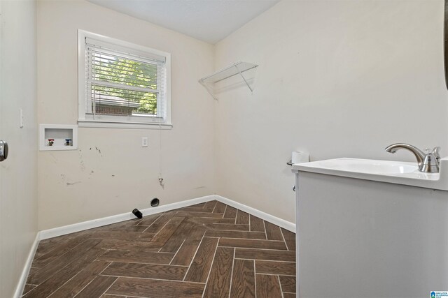 402 S 8th St, Gadsden, AL 35901 - clothes washing area featuring hookup for a washing machine and baseboards