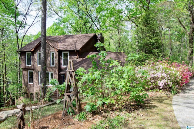 2009 Crossvine Rd, Hoover, AL 35244 - view of front of home featuring a chimney