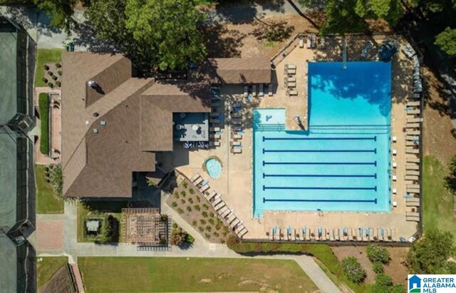 2009 Crossvine Rd, Hoover, AL 35244 - bird's eye view of a pool area