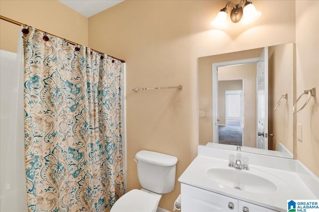 2250 Forest Lakes Ln, Sterrett, AL 35147 - full bath with vanity, toilet, and curtained shower