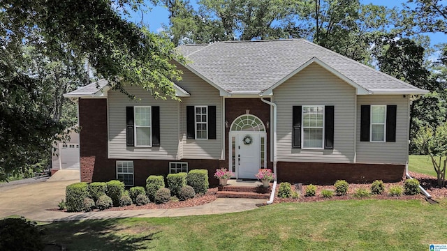 201 Paw Path Ln, Blountsville, AL 35031 - raised ranch featuring a front yard and brick siding