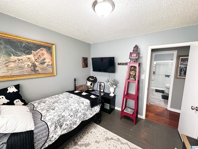 18981 Remlap Dr, Remlap, AL 35133 - bedroom featuring wood finished floors and a textured ceiling