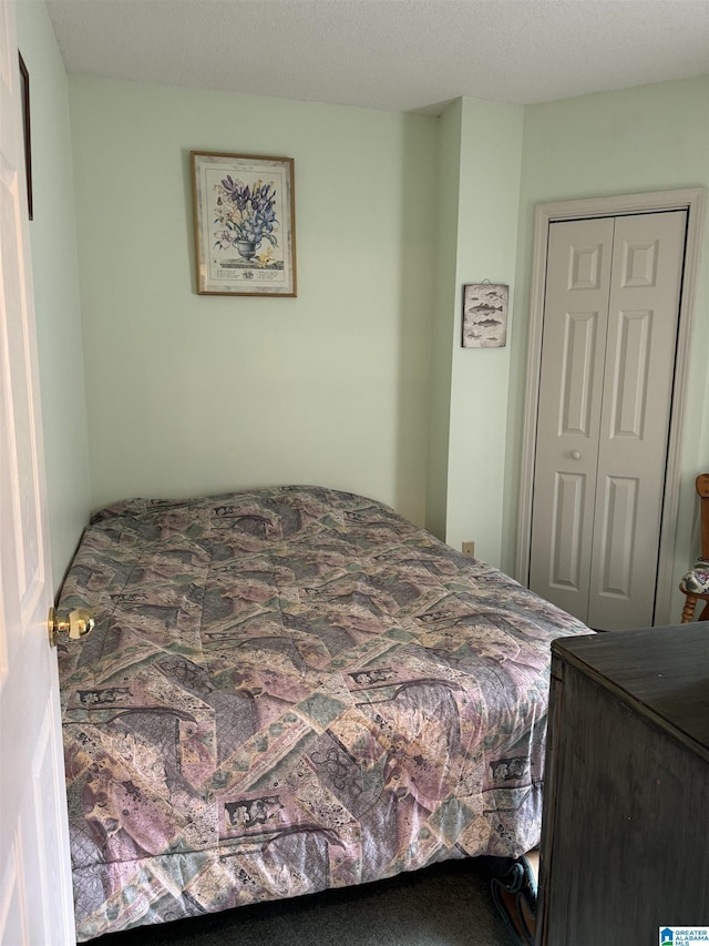 bedroom featuring a closet