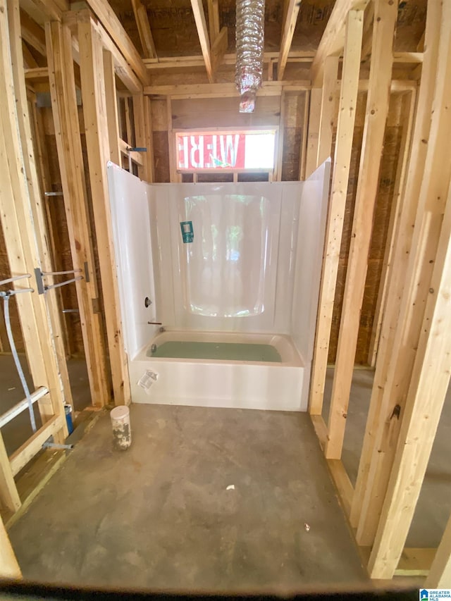 195 Southern Oaks Dr, Odenville, AL 35120 - bathroom with a tub to relax in