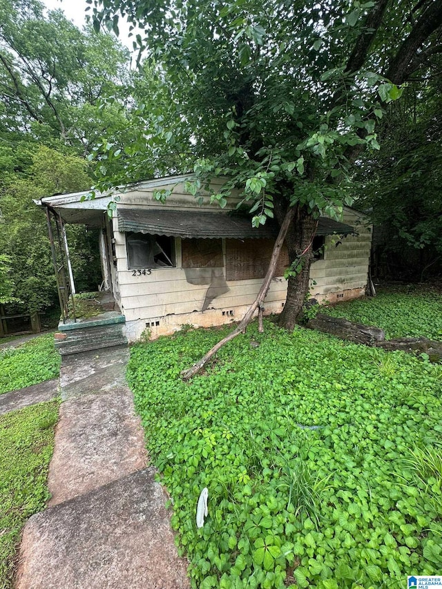 2345 1st St S, Birmingham, AL 35205 - view of front of house featuring crawl space