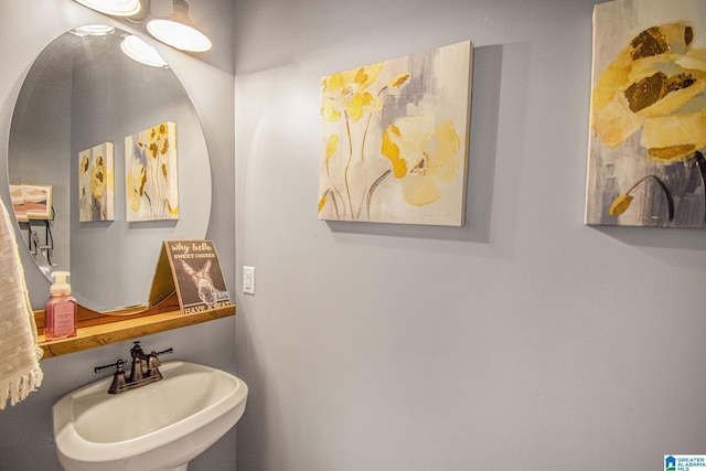624 Enclave Ln, Calera, AL 35040 - bathroom with a sink