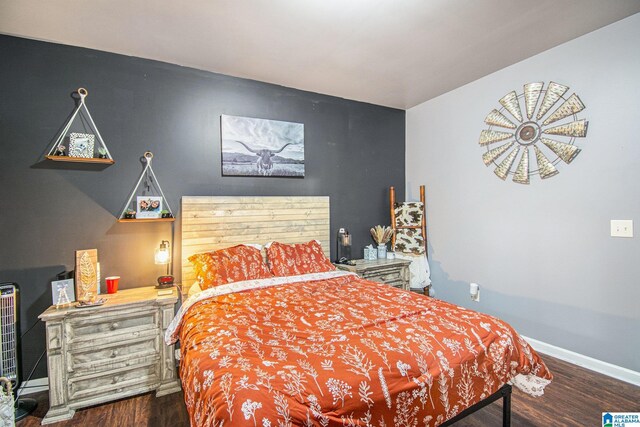 624 Enclave Ln, Calera, AL 35040 - bedroom featuring wood finished floors and baseboards