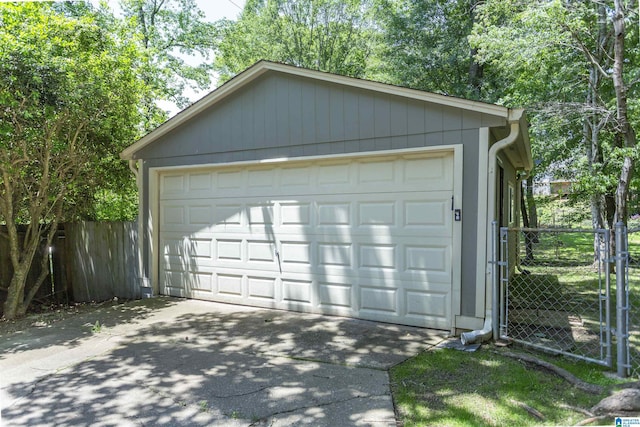 4734 Chablis Way, Birmingham, AL 35244 - detached garage with fence
