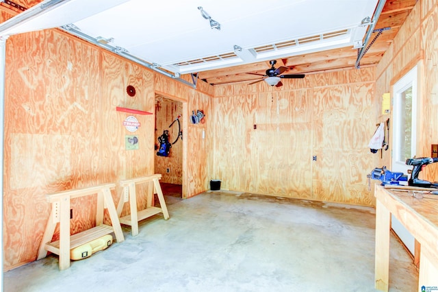 garage with a ceiling fan