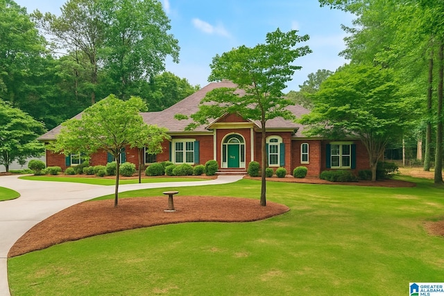 135 Weatherly Way, Pelham, AL 35124 - view of front of house featuring a front lawn