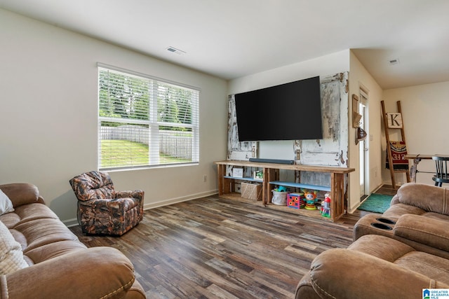 204 Koslin Loop, Calera, AL 35040 - living area with wood finished floors and baseboards