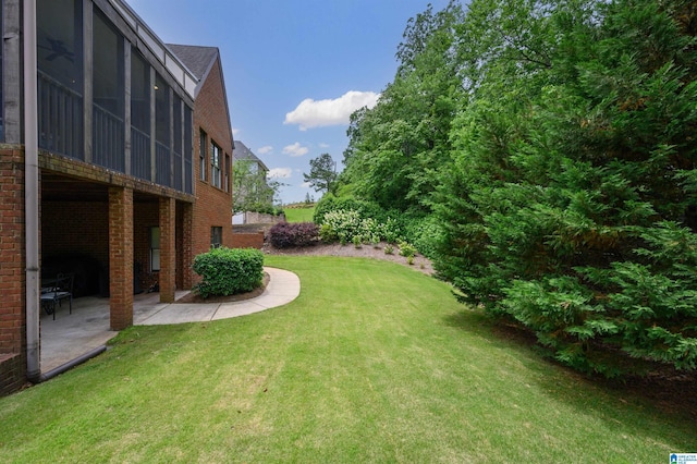 5226 Mountain Ridge Parkway, Birmingham, AL 35222 - view of grassy yard with a patio area
